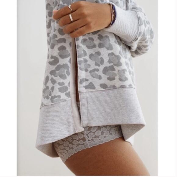 Aerie Oversized Desert Grey Leopard Fleece Pullover Size Small NWT - Picture 3 of 16